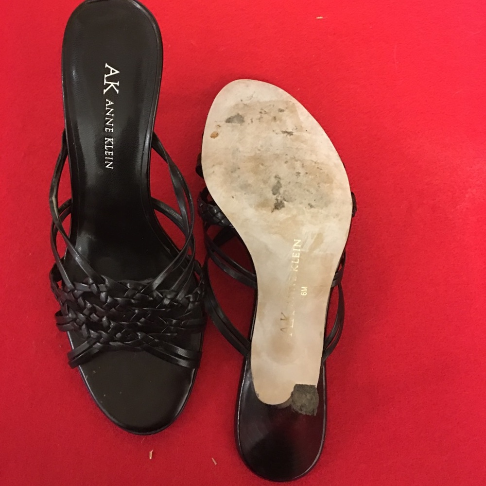 Ann Klein Black Leather Sandals, 6M - Picture 4 of 7
